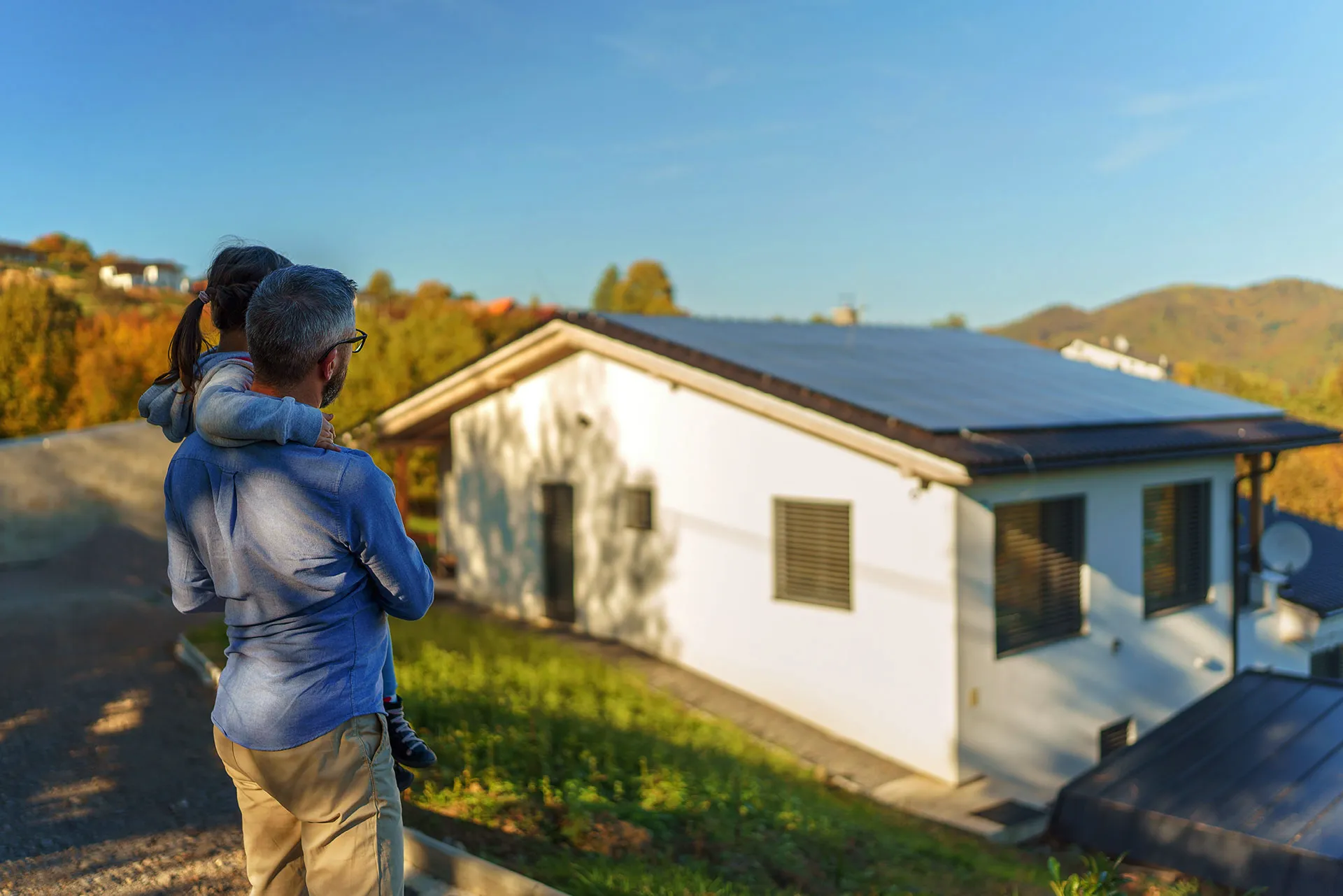 Saulės elektrinė – tai modernus sprendimas Jūsų namams. Įsirengę saulės elektrinę didžiąją dalį elektros energijos pasigaminsyte patys.